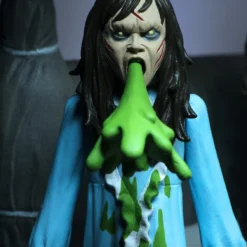NECA - Toony Terrors Regan (The Exorcist) 6