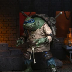 NECA - Universal Monsters X TMNT - Ultimate Leonardo Hunchback 7" Action Figure (Pre-Order Ships October)