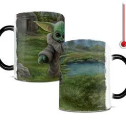 Trend Setters Star Wars (The Mandalorian™ – Child's Play) Morphing Mugs® Heat-Sensitive Mug