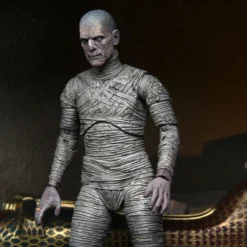 NECA - Universal Monsters - Ultimate Mummy 7" Action Figure 31 NECA - Universal Monsters - Ultimate Mummy 7