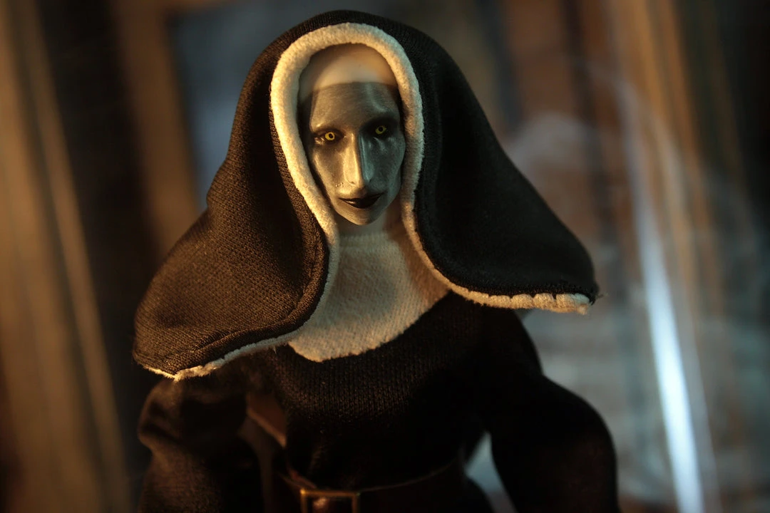 Damaged Package Mego Horror Wave 14 - The Nun 8" Action Figure 6 Damaged Package Mego Horror Wave 14 - The Nun 8" Action Figure