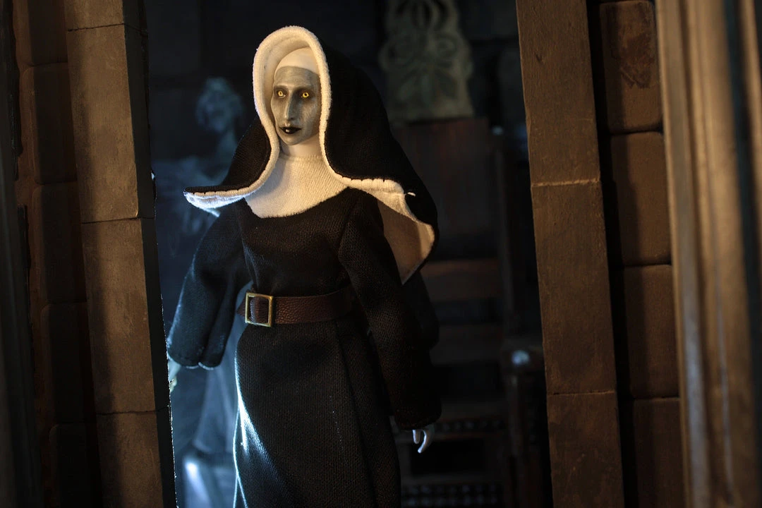 Damaged Package Mego Horror Wave 14 - The Nun 8" Action Figure 10 Damaged Package Mego Horror Wave 14 - The Nun 8" Action Figure