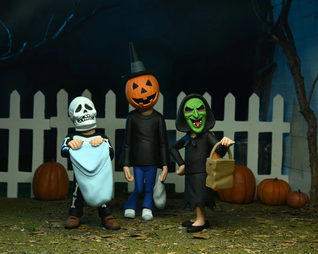 NECA - Toony Terrors Trick Or Treaters 3 Pack (Halloween 3) 6" Action Figures (Pre-Order Ships August) 9 NECA - Toony Terrors Trick Or Treaters 3 Pack (Halloween 3) 6" Action Figures (Pre-Order Ships August)
