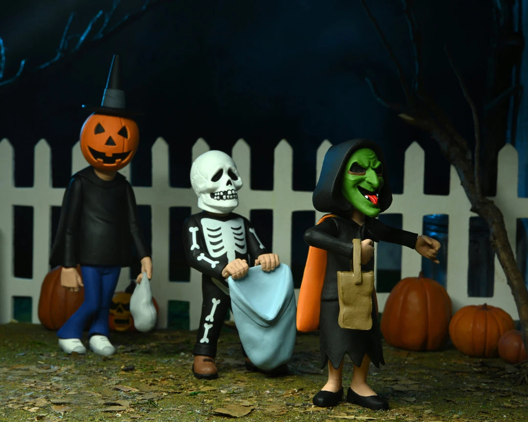 NECA - Toony Terrors Trick Or Treaters 3 Pack (Halloween 3) 6" Action Figures (Pre-Order Ships August) 11 NECA - Toony Terrors Trick Or Treaters 3 Pack (Halloween 3) 6" Action Figures (Pre-Order Ships August)