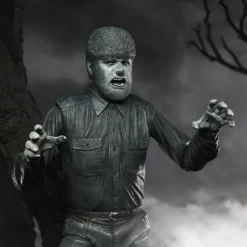 NECA - Universal Monsters - Ultimate Wolf Man (B&W) 7